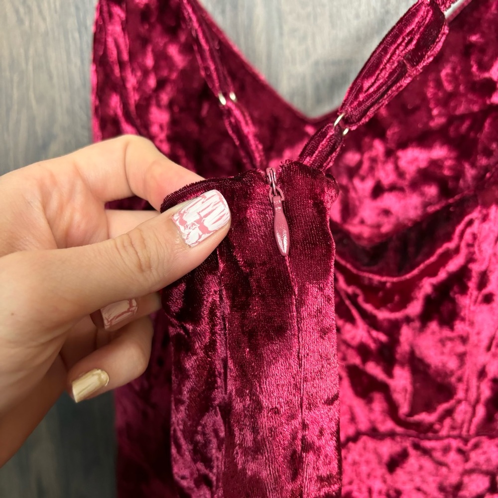 b💙2/$40💙NWT R. Vivimos Crushed Velvet Burgundy Red Swing Dress Size Medium - Picture 13 of 16